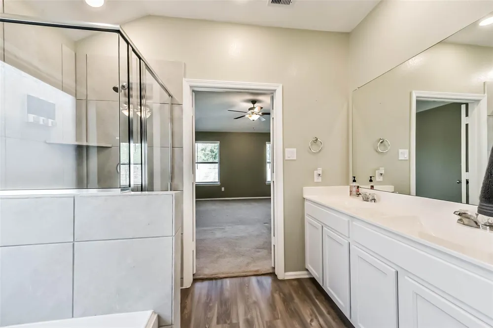 9422 Vicksburg Road Baytown, TX 77521