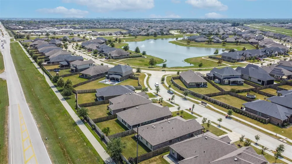 9422 Vicksburg Road Baytown, TX 77521