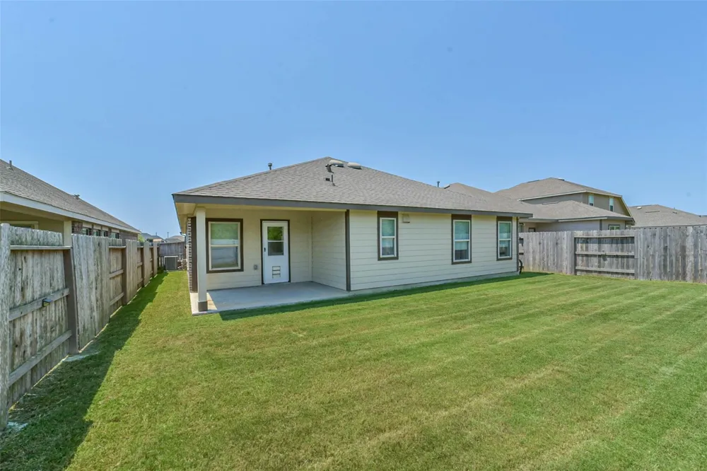 9422 Vicksburg Road Baytown, TX 77521