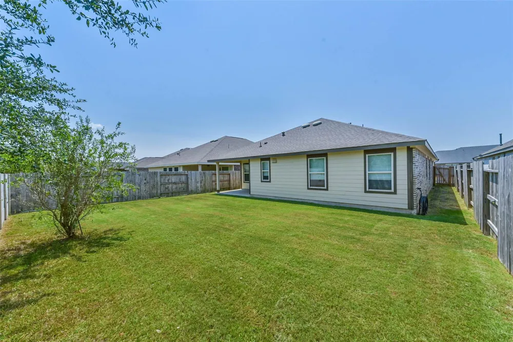 9422 Vicksburg Road Baytown, TX 77521