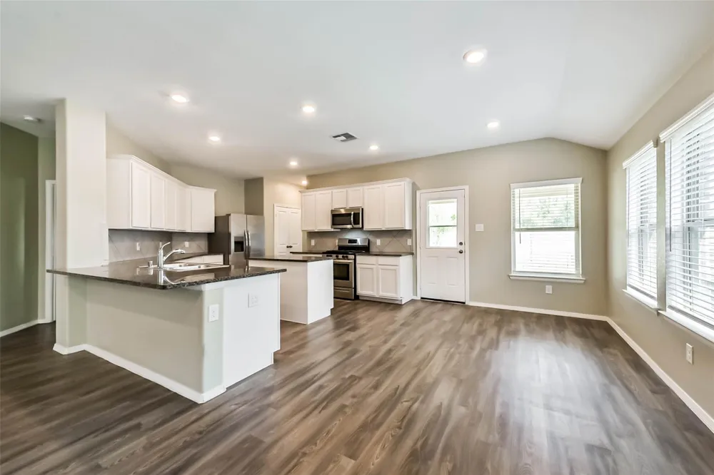 9422 Vicksburg Road Baytown, TX 77521