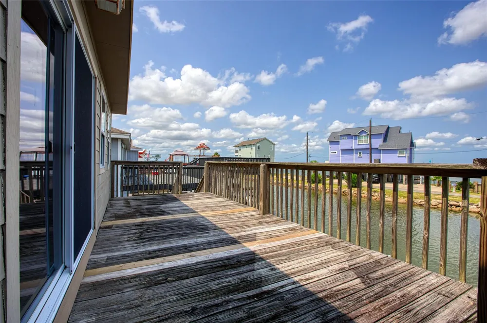 114 Bayou Vista Drive Hitchcock, TX 77563