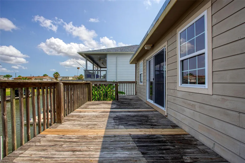 114 Bayou Vista Drive Hitchcock, TX 77563