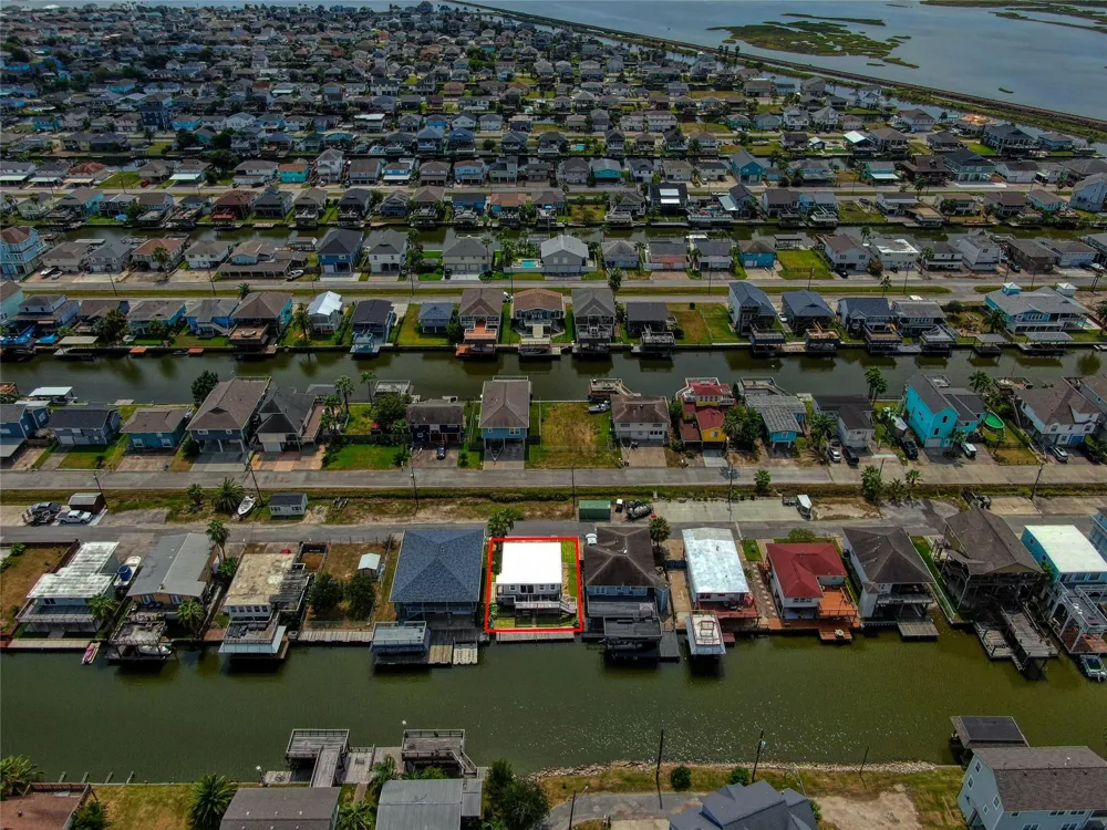 114 Bayou Vista Drive Hitchcock, TX 77563