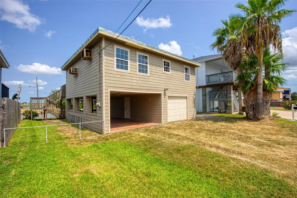 114 Bayou Vista Drive Hitchcock, TX 77563