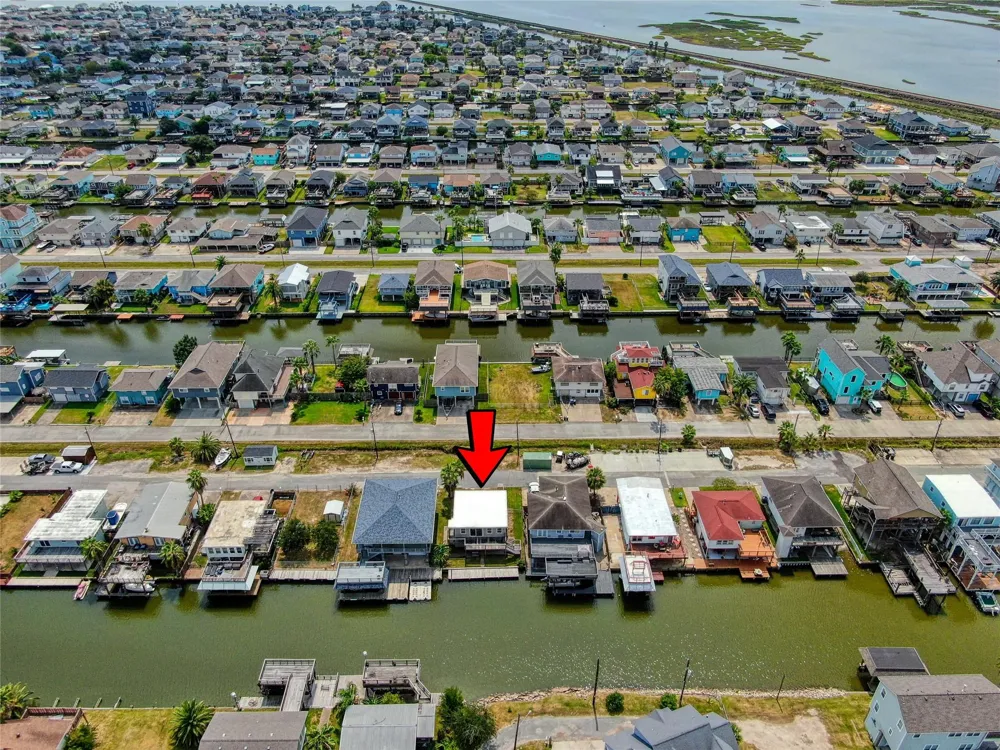 114 Bayou Vista Drive Hitchcock, TX 77563