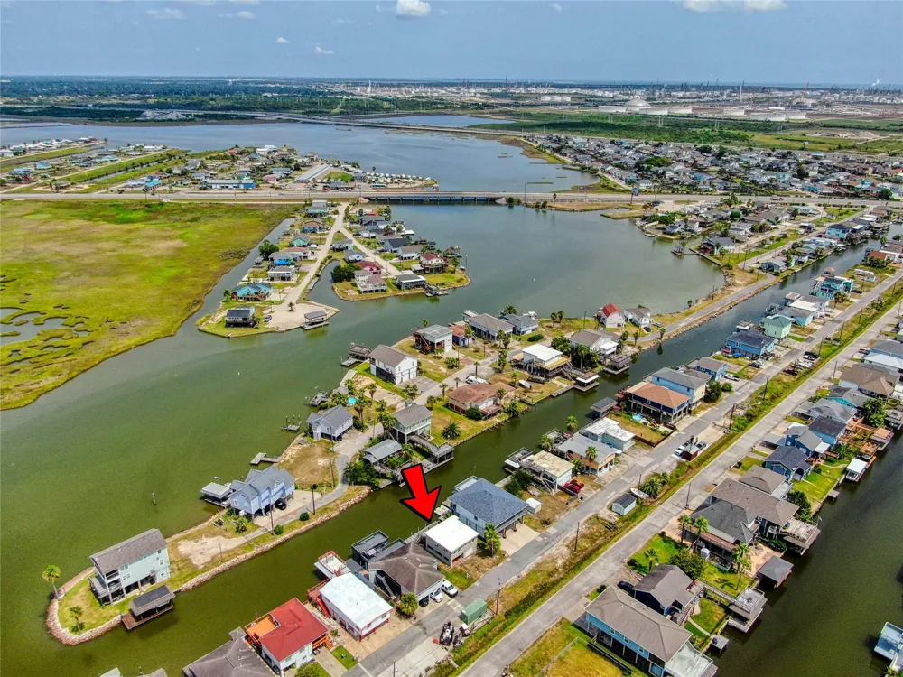 114 Bayou Vista Drive Hitchcock, TX 77563