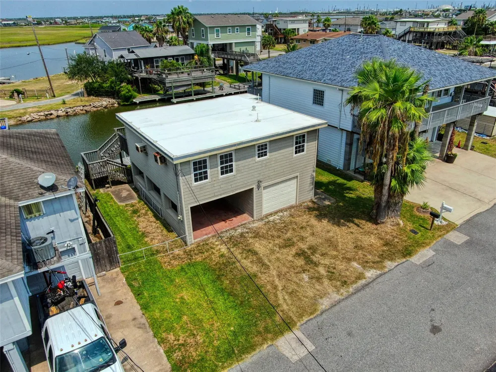 114 Bayou Vista Drive Hitchcock, TX 77563