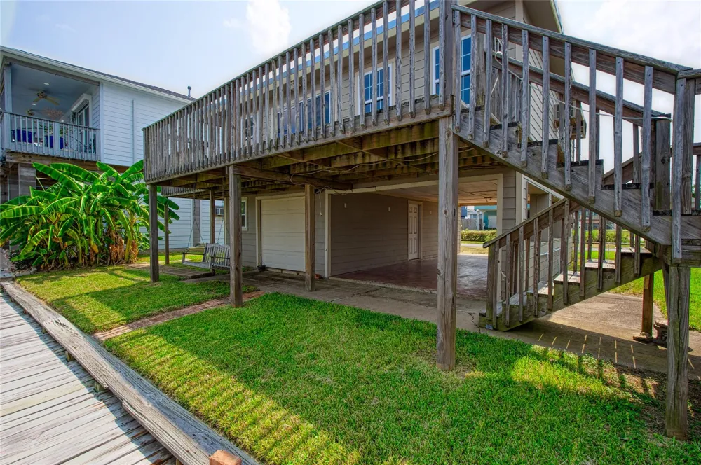 114 Bayou Vista Drive Hitchcock, TX 77563