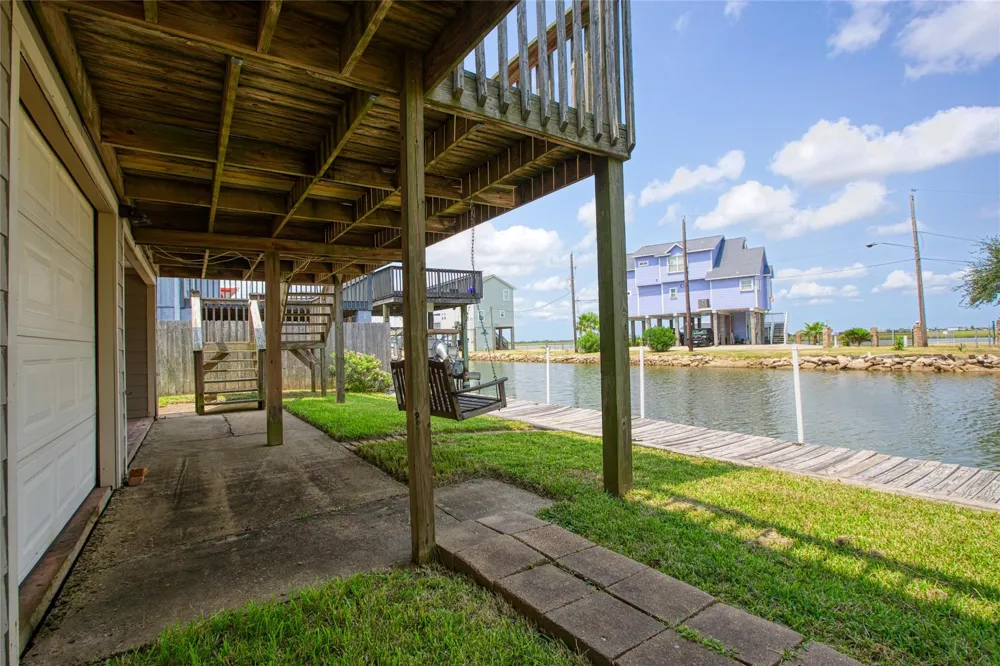 114 Bayou Vista Drive Hitchcock, TX 77563