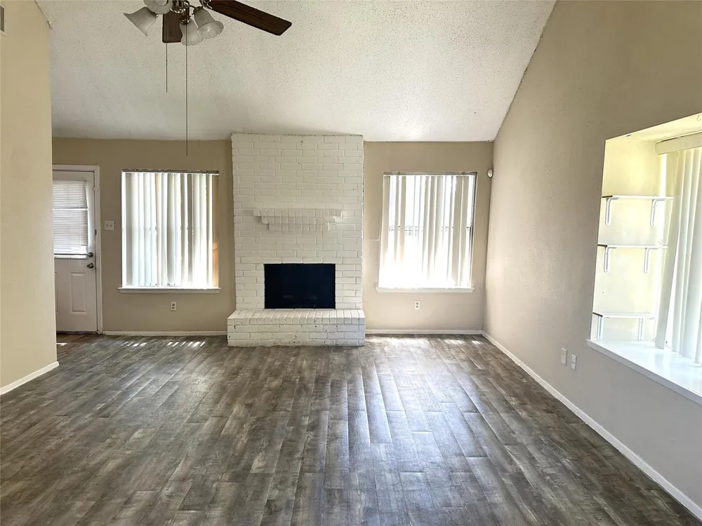 614 Live Oak Drive Stafford, TX 77477