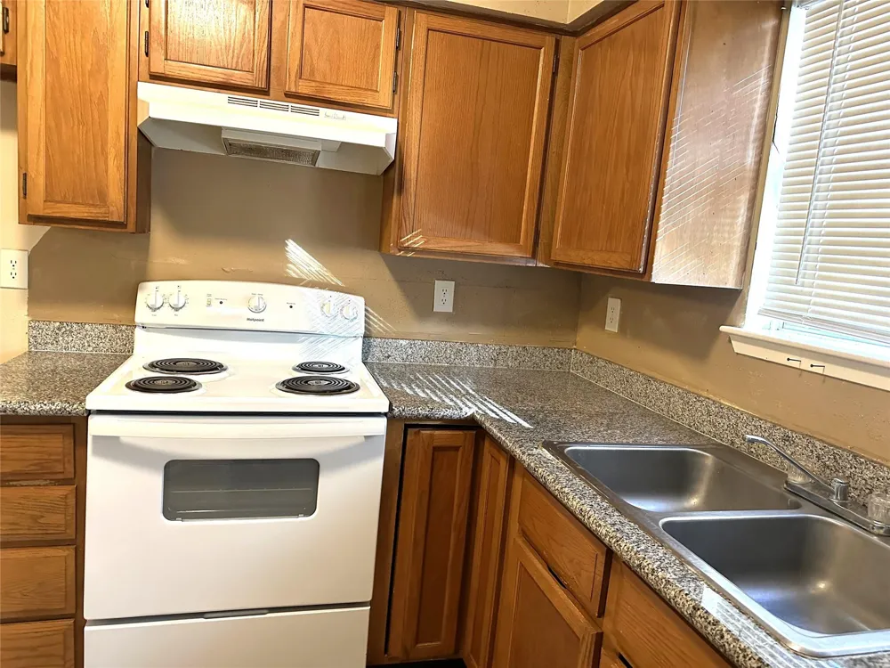 614 Live Oak Drive Stafford, TX 77477