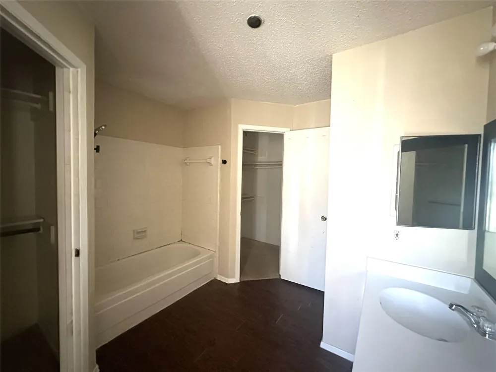 614 Live Oak Drive Stafford, TX 77477