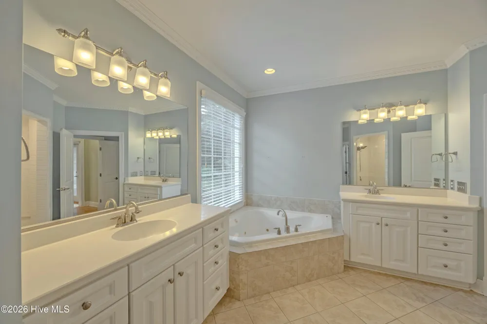 254 W Winding Way Wallace, NC 28466