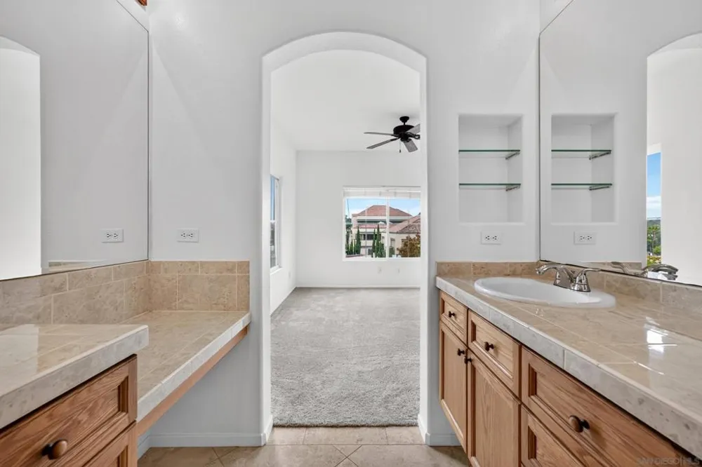 12664 Carmel Country 72 #72 San Diego, CA 92130