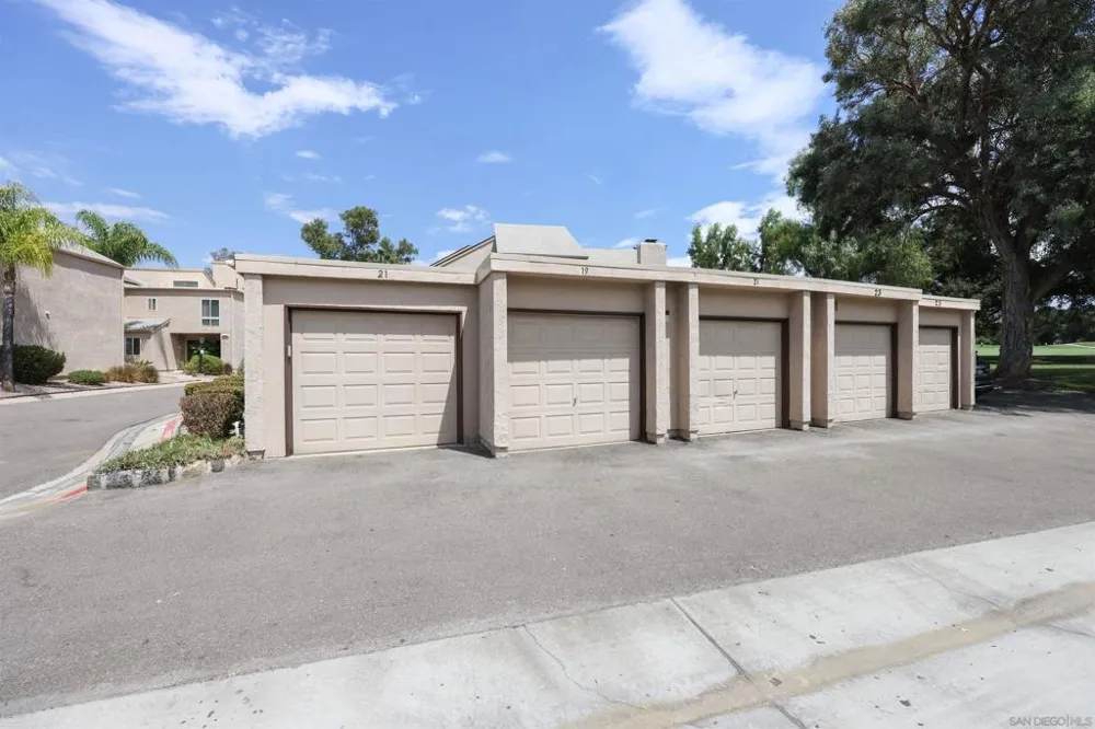 23621 Country Villa Rd Ramona, CA 92065