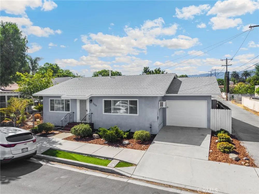 308 W 10th Street Corona, CA 92882
