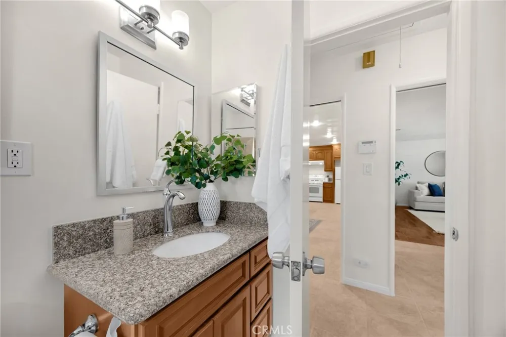 308 W 10th Street Corona, CA 92882