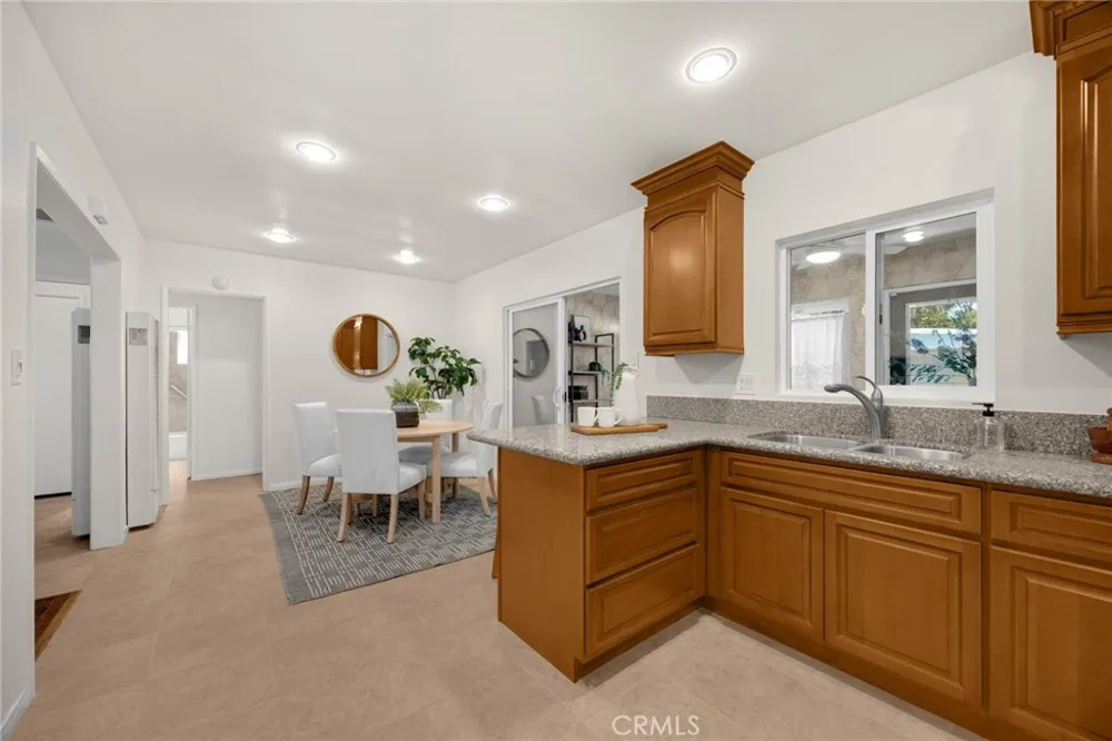 308 W 10th Street Corona, CA 92882