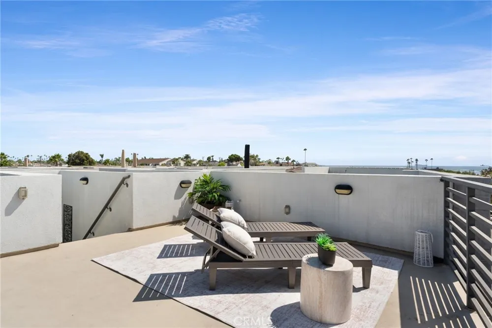 208 Ocean Place Seal Beach, CA 90740