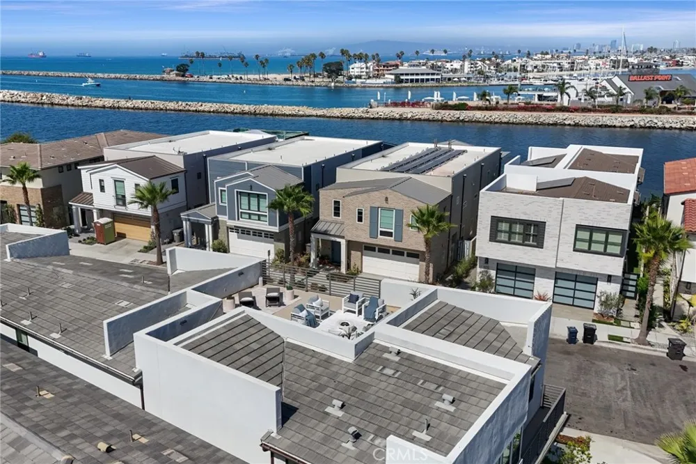208 Ocean Place Seal Beach, CA 90740