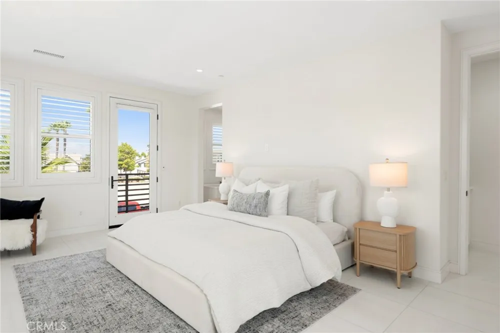 208 Ocean Place Seal Beach, CA 90740