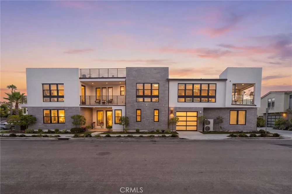 208 Ocean Place Seal Beach, CA 90740