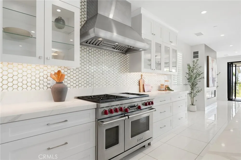 208 Ocean Place Seal Beach, CA 90740