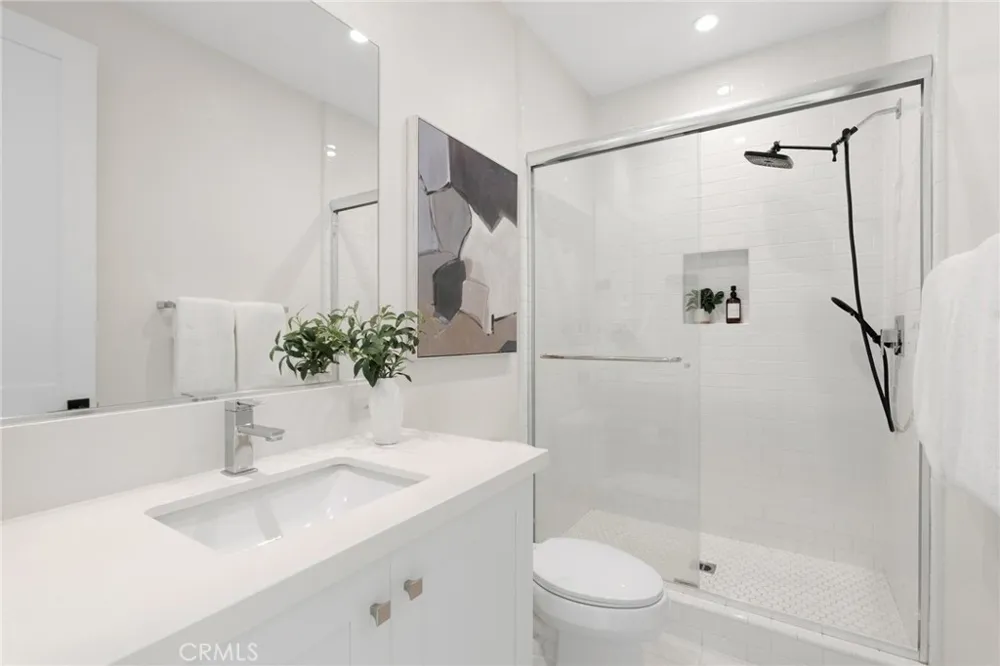 208 Ocean Place Seal Beach, CA 90740
