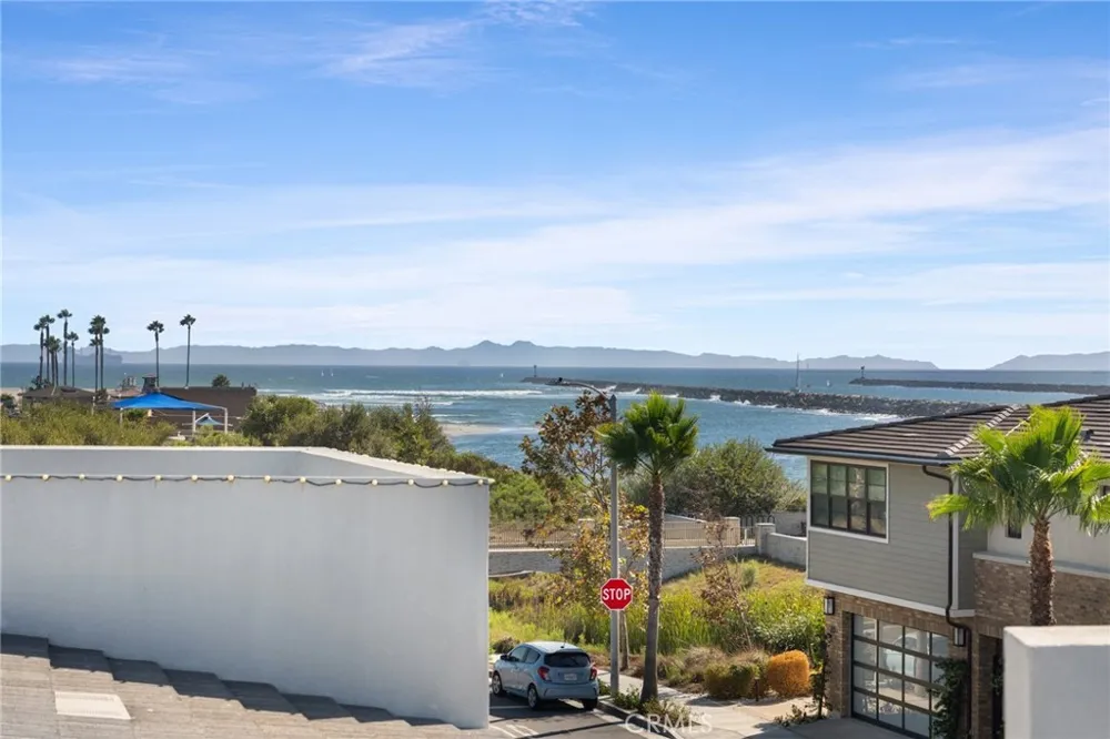 208 Ocean Place Seal Beach, CA 90740