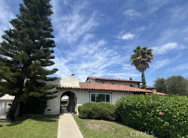 2635 E Almond #B Orange, CA 92869