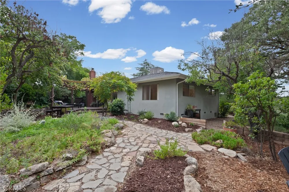 511 Moss Avenue Paso Robles, CA 93446