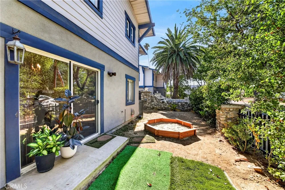 382 Idaho Pasadena, CA 91103