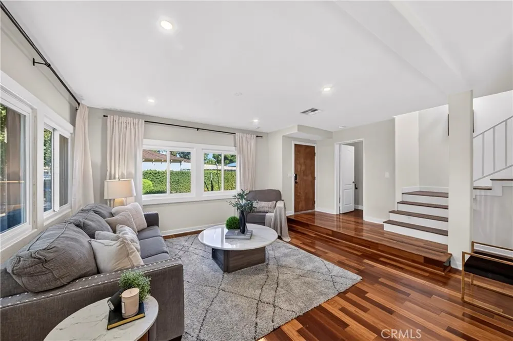 382 Idaho Pasadena, CA 91103