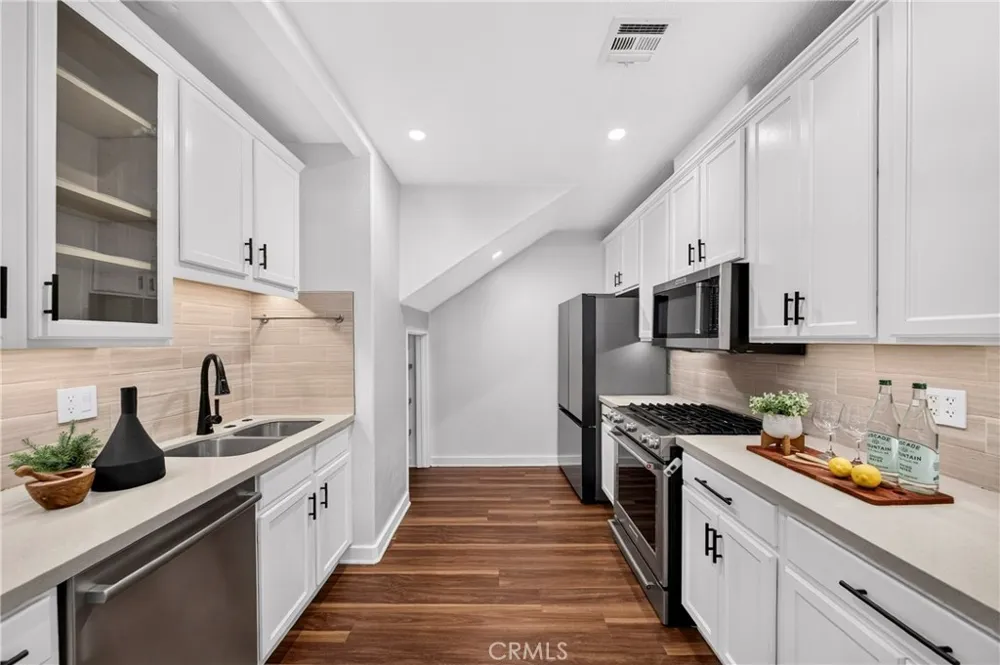 382 Idaho Pasadena, CA 91103
