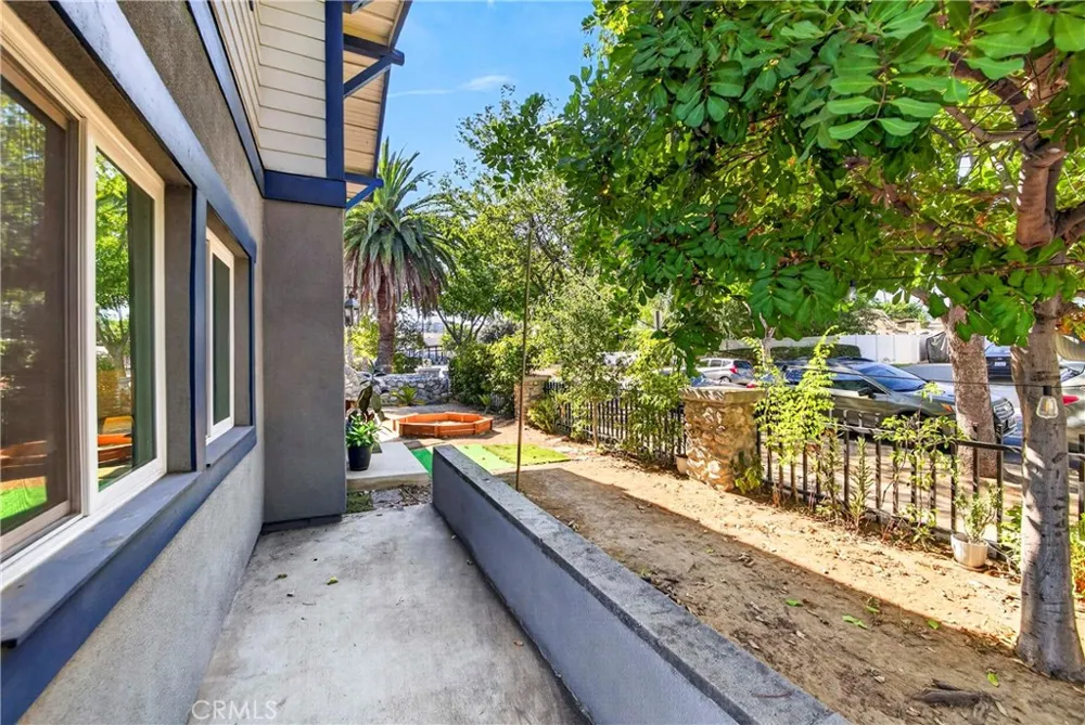 382 Idaho Pasadena, CA 91103