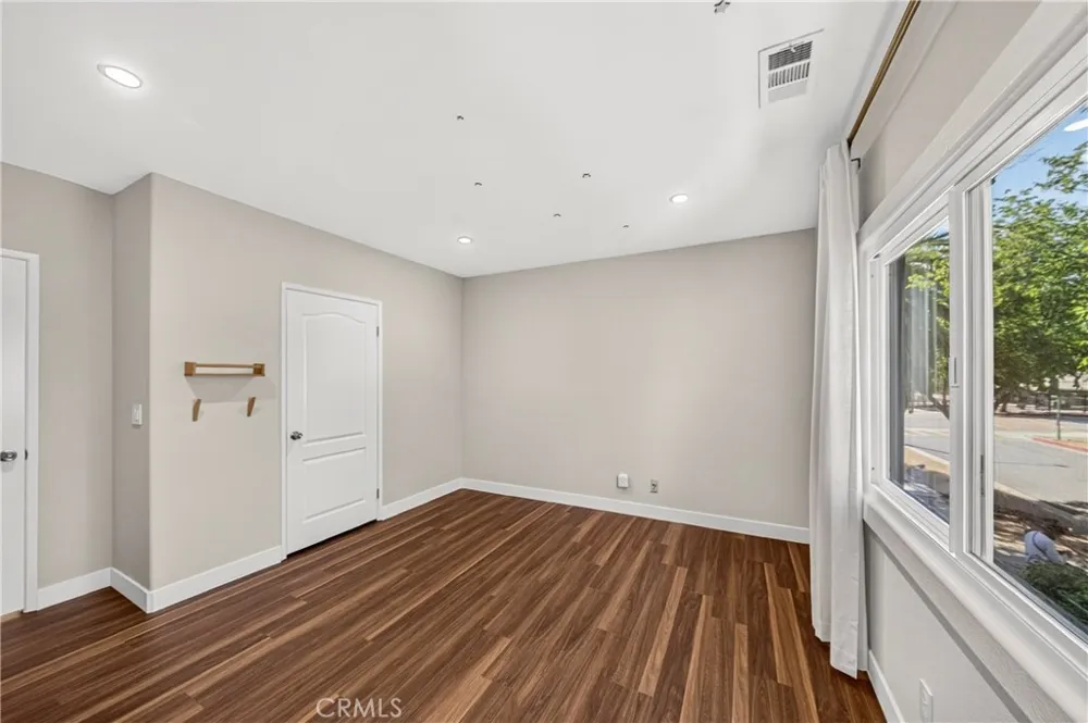 382 Idaho Pasadena, CA 91103