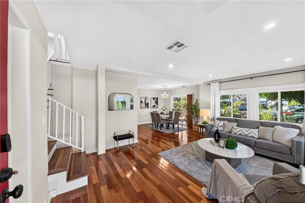 382 Idaho Pasadena, CA 91103