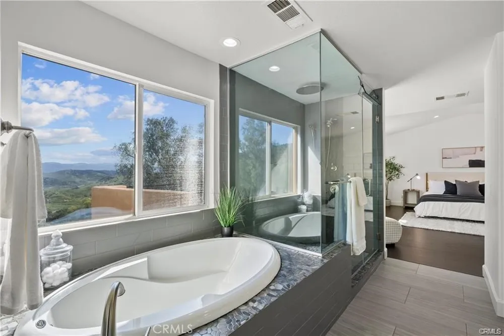 29052 Madrid Place Castaic, CA 91384