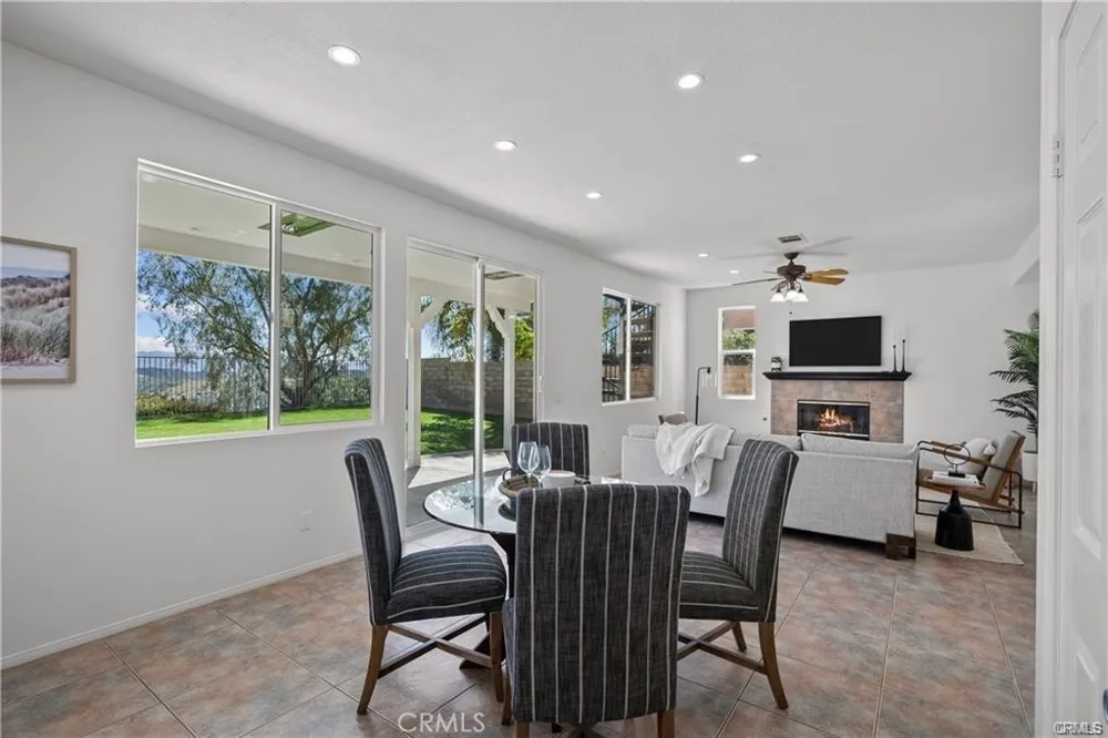 29052 Madrid Place Castaic, CA 91384