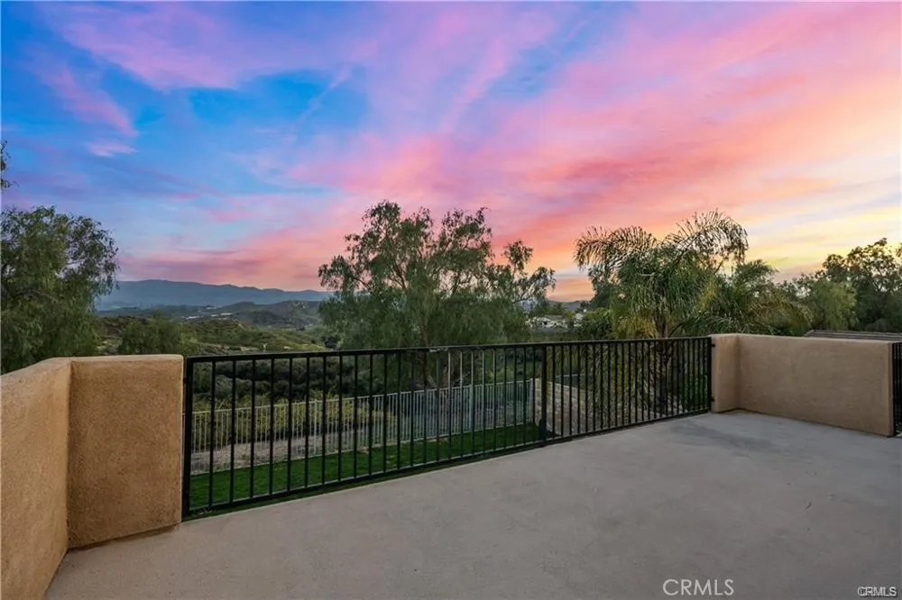 29052 Madrid Place Castaic, CA 91384