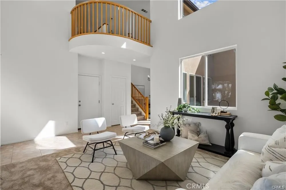 29052 Madrid Place Castaic, CA 91384