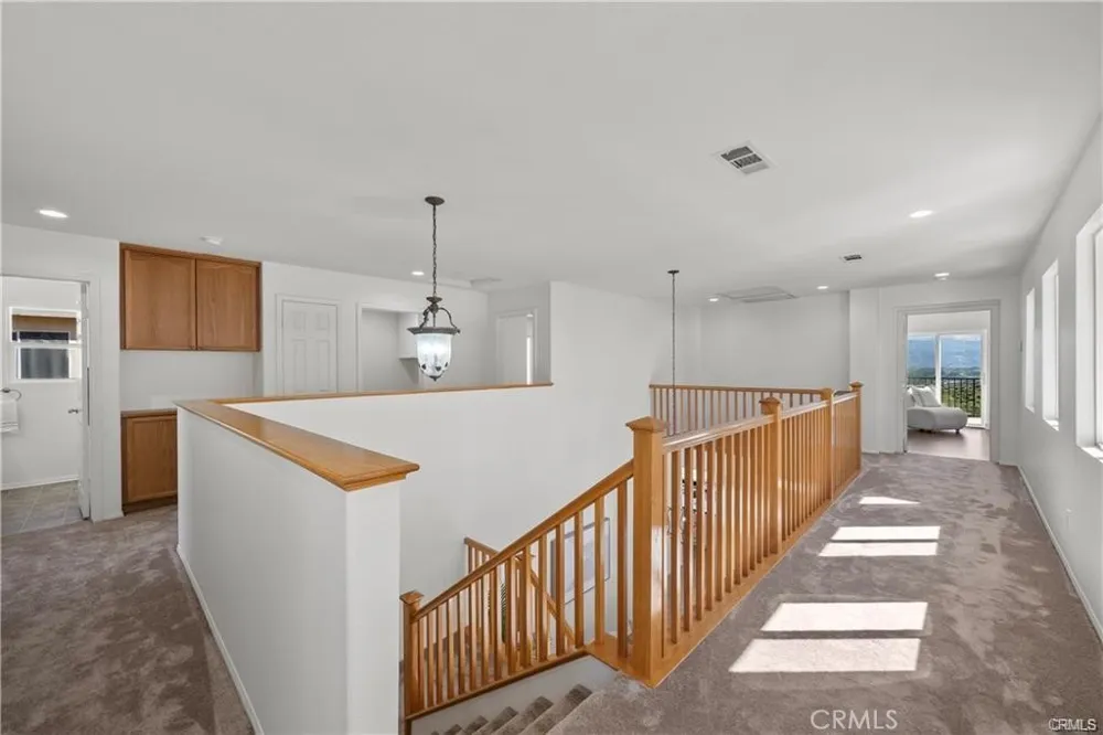 29052 Madrid Place Castaic, CA 91384
