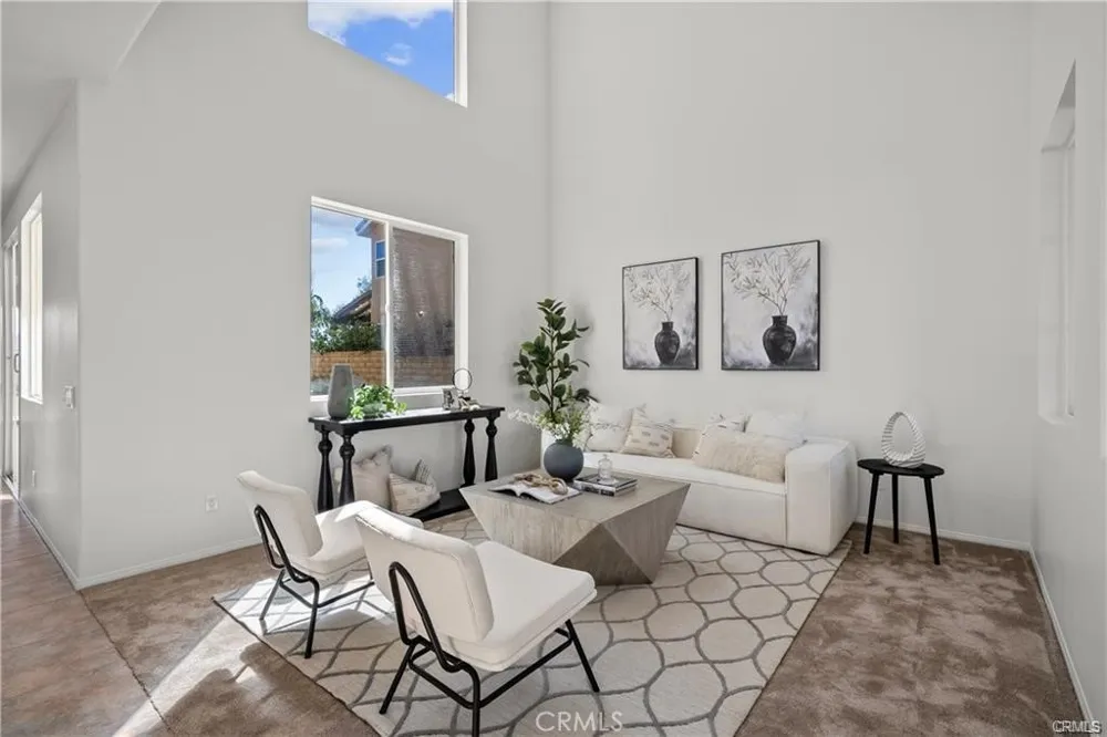 29052 Madrid Place Castaic, CA 91384