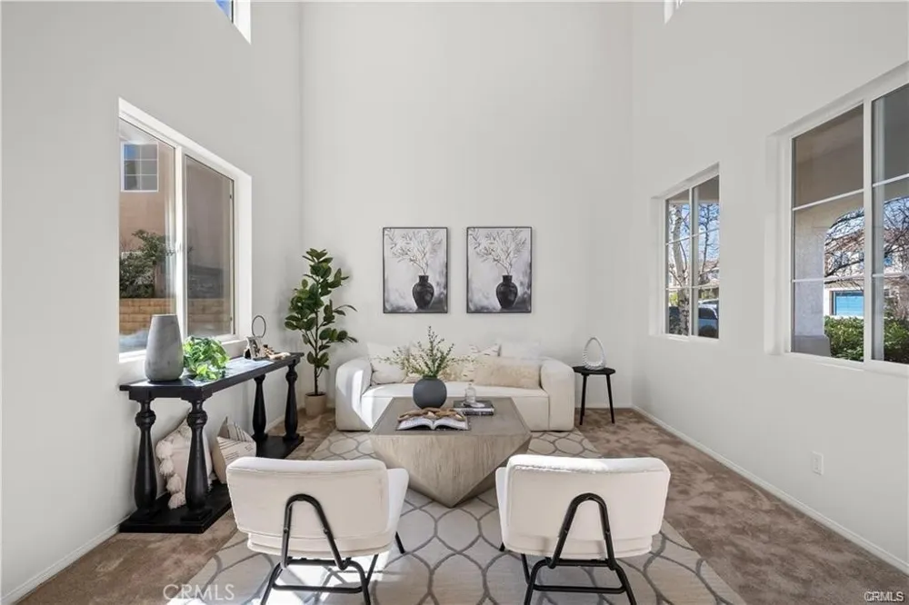 29052 Madrid Place Castaic, CA 91384