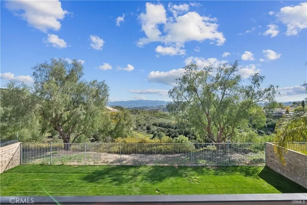 29052 Madrid Place Castaic, CA 91384