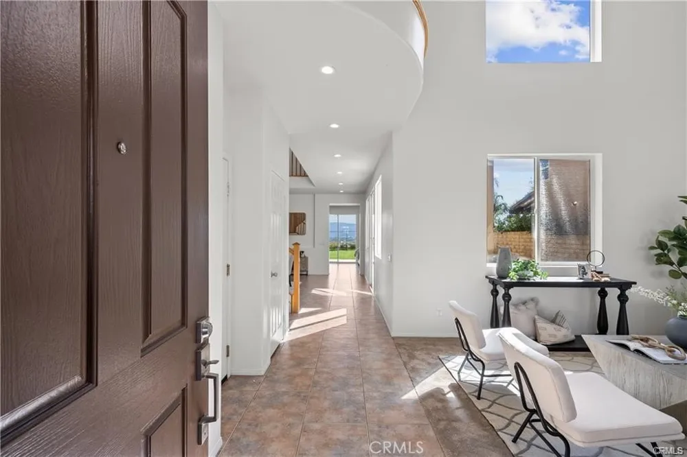 29052 Madrid Place Castaic, CA 91384