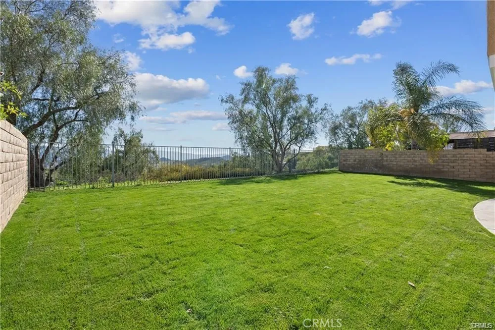 29052 Madrid Place Castaic, CA 91384