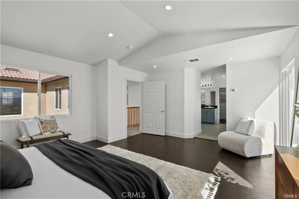 29052 Madrid Place Castaic, CA 91384