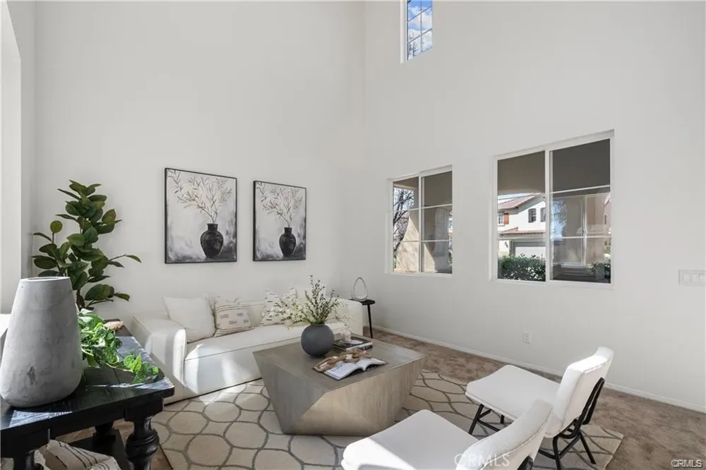 29052 Madrid Place Castaic, CA 91384